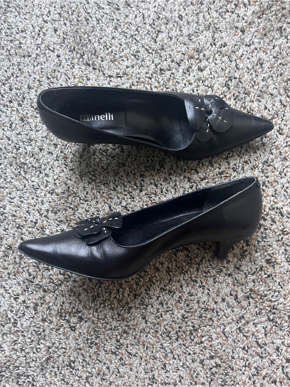 Minelli Black Leather Pointed-Toe Flats with Flower Detail